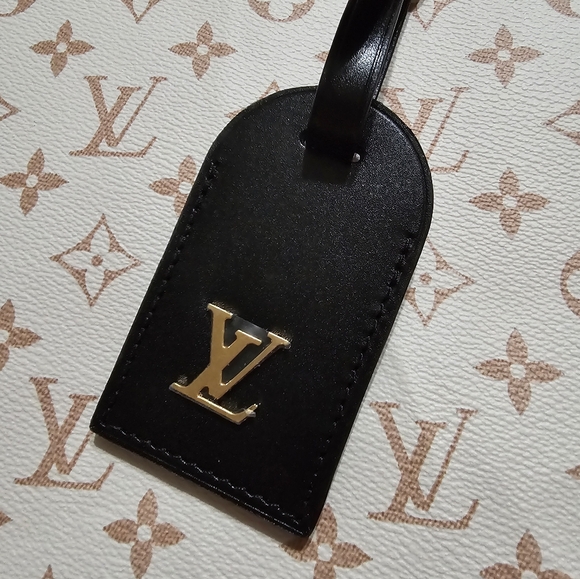 Authentic Louis Vuitton Black Leather Luggage Tag - Picture 1 of 5
